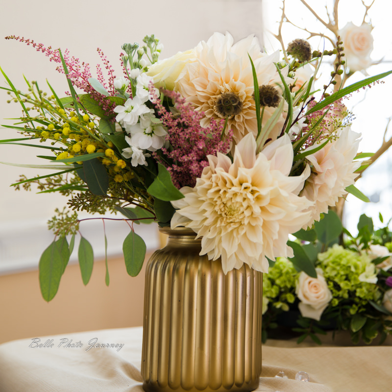 Dahlias wedding flower decoration